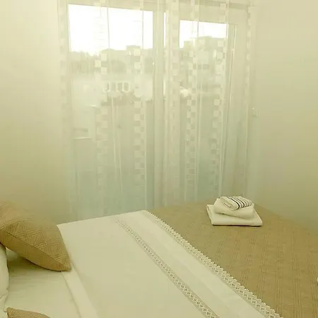 Camino - Near Mall Of 스플리트