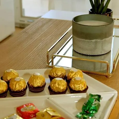 Camino - Near Mall Of Appartement